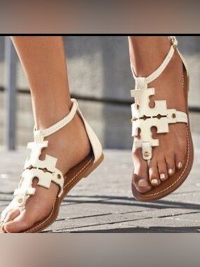 TORY BURCH Phoebe Thong Sandals in Ivory